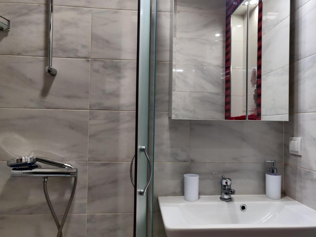 White Apartment Kazanlak Ngoại thất bức ảnh